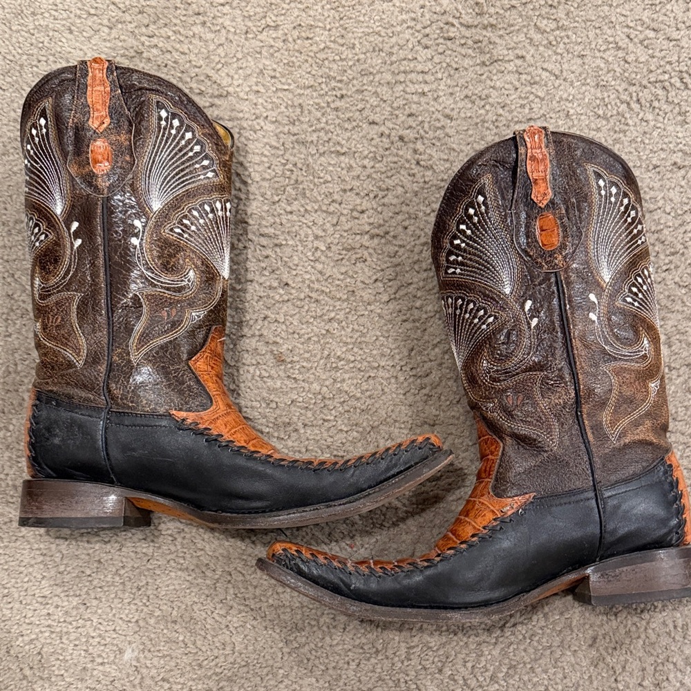 Men's Western Cowboy Boots - Brown and Black Leather